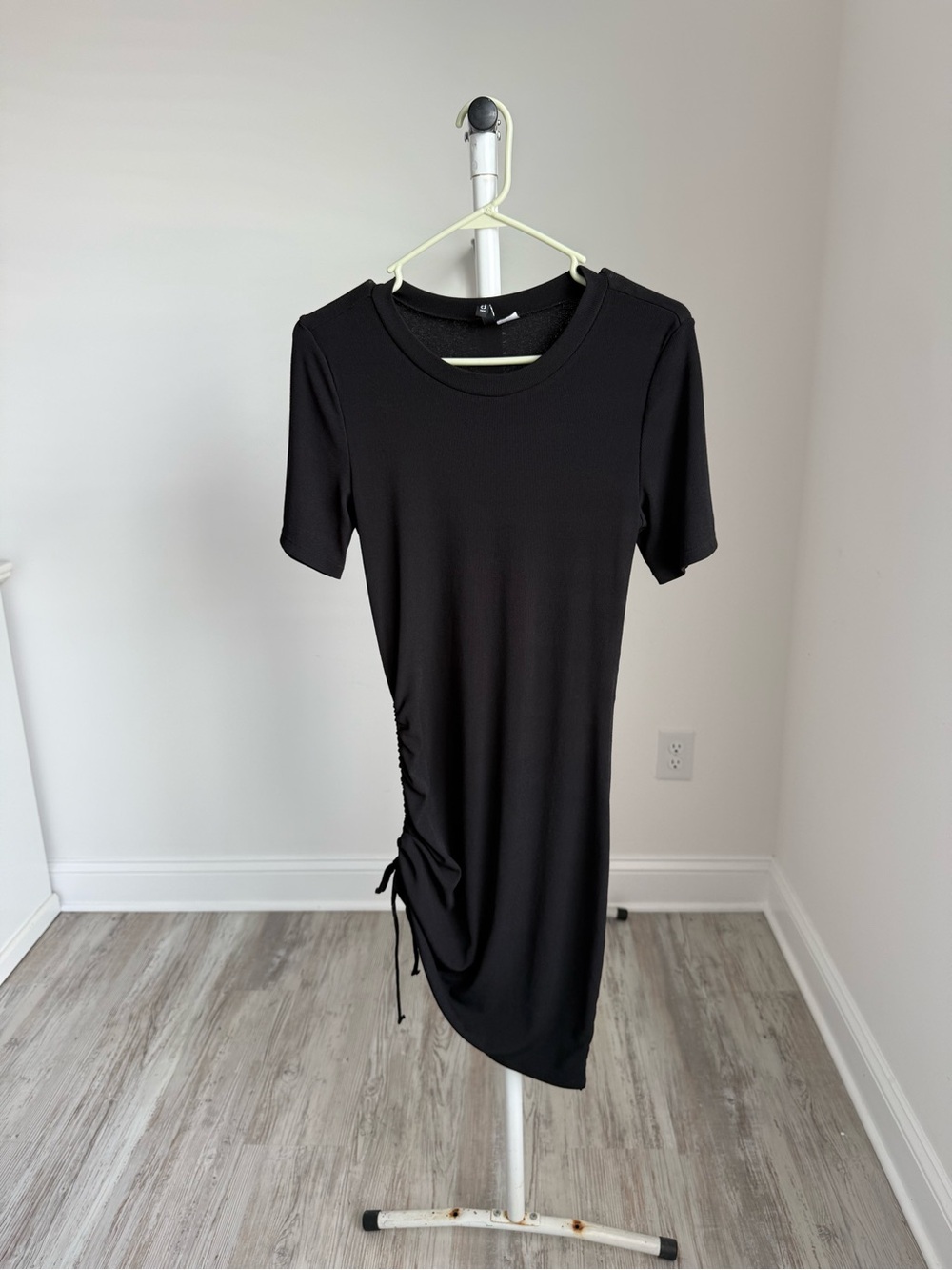 Classic Black Short Sleeve Ruched Side Dress